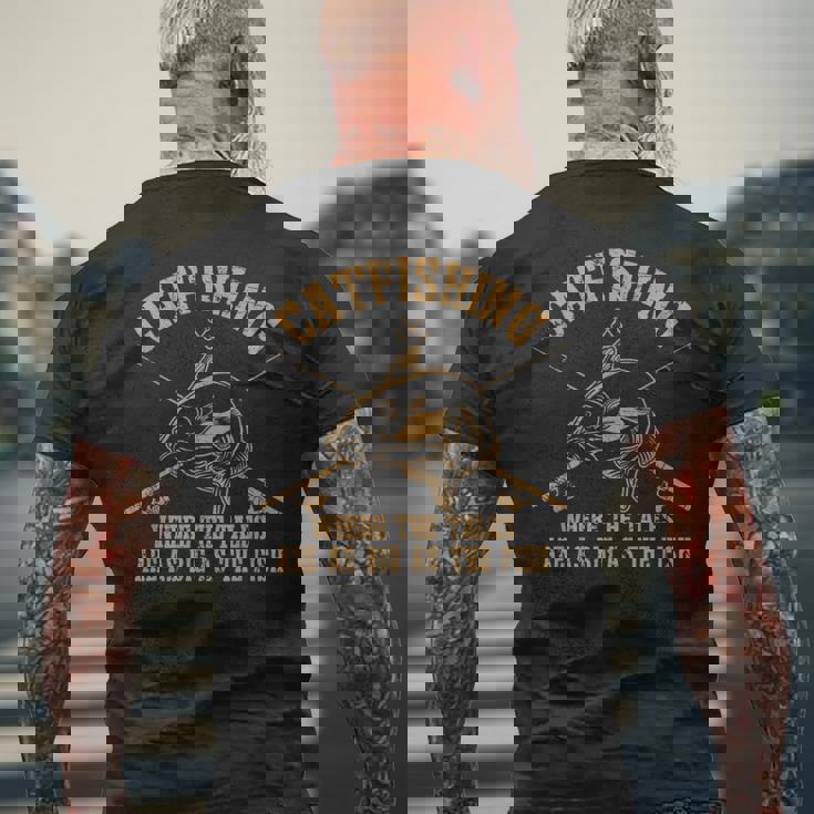 ヴィンテージ ナマズ 面白い ナマズ 釣り フィッシング フィッシャーマン メンズTシャツ バックプリント 高齢者への贈り物