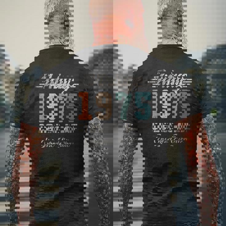 ヴィンテージ1975 50歳の誕生日クラシックカー メンズTシャツ バックプリント 高齢者への贈り物