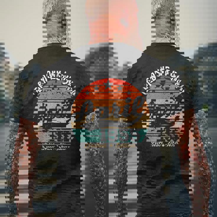 ヴィンテージ70歳の誕生日の伝説は1955年4月に誕生しました。 メンズTシャツ バックプリント 高齢者への贈り物