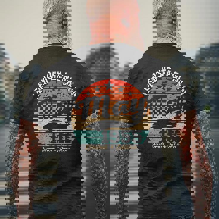 ヴィンテージ70歳の誕生日の伝説は1955年5月に誕生しました。 メンズTシャツ バックプリント 高齢者への贈り物