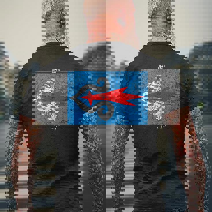 ヴィンテージアイヌ国旗。 メンズTシャツ バックプリント 高齢者への贈り物