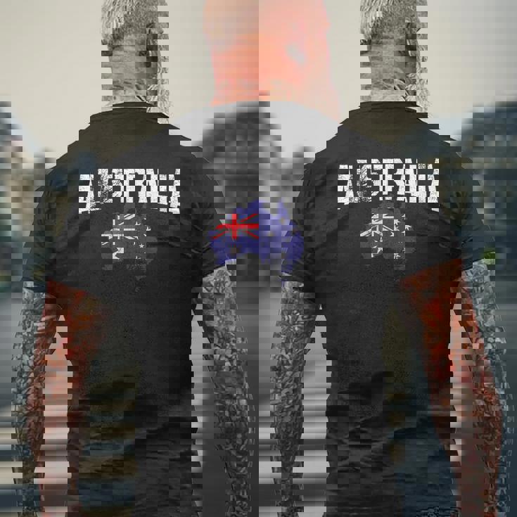 ヴィンテージオーストラリア地図、オーストラリア国旗お土産tシャツ。 メンズTシャツ バックプリント 高齢者への贈り物