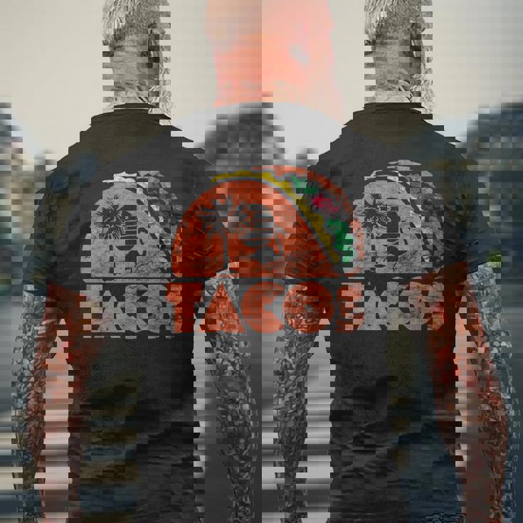 ヴィンテージタコスレトロビーチスタイル。 メンズTシャツ バックプリント 高齢者への贈り物