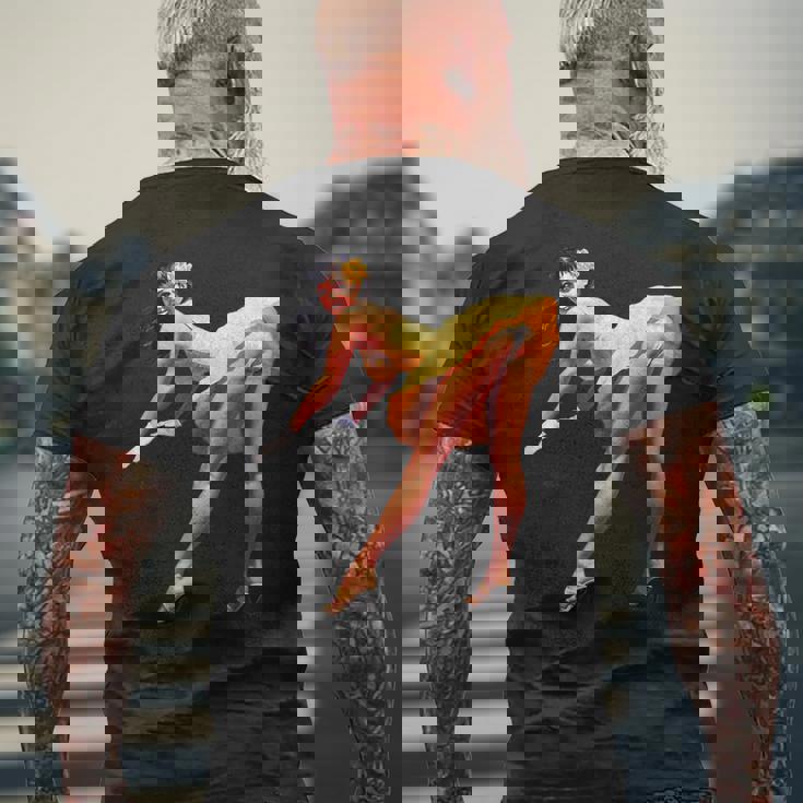 ヴィンテージピンナップガール、セクシードレス。メンズ、レディース。 メンズTシャツ バックプリント 高齢者への贈り物