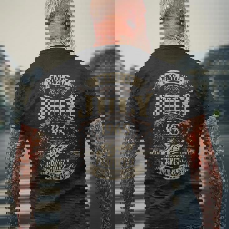 ヴィンテージ還暦祝い 1965年7月生まれ 60歳 メンズTシャツ バックプリント 高齢者への贈り物