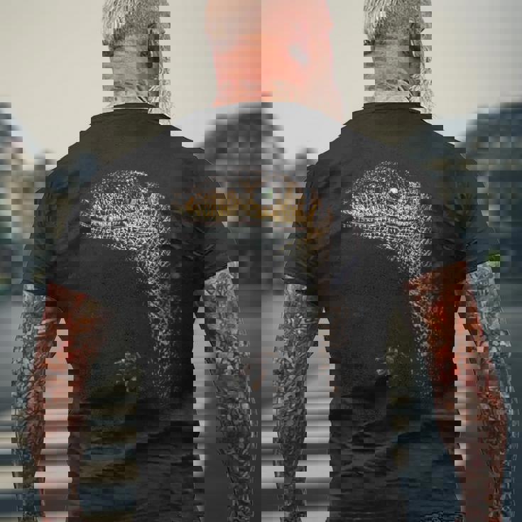 ヴェロキラプトル恐竜狩りリアルなグラフィックデザイン メンズTシャツ バックプリント 高齢者への贈り物