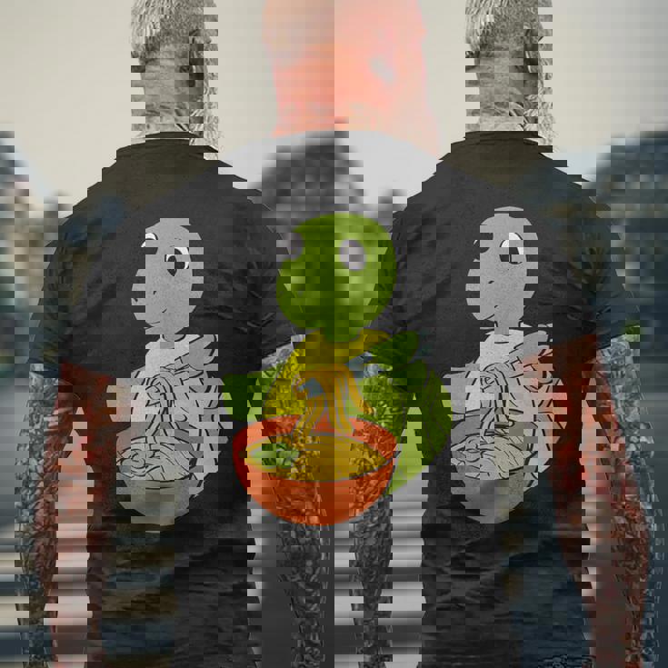 亀がラーメンを食べる 和食 メンズTシャツ バックプリント 高齢者への贈り物