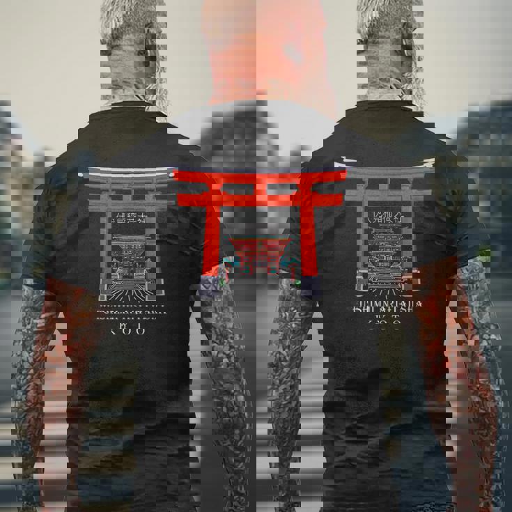 京都、日本、神社、伏見稲荷大社、ドローイング メンズTシャツ バックプリント 高齢者への贈り物