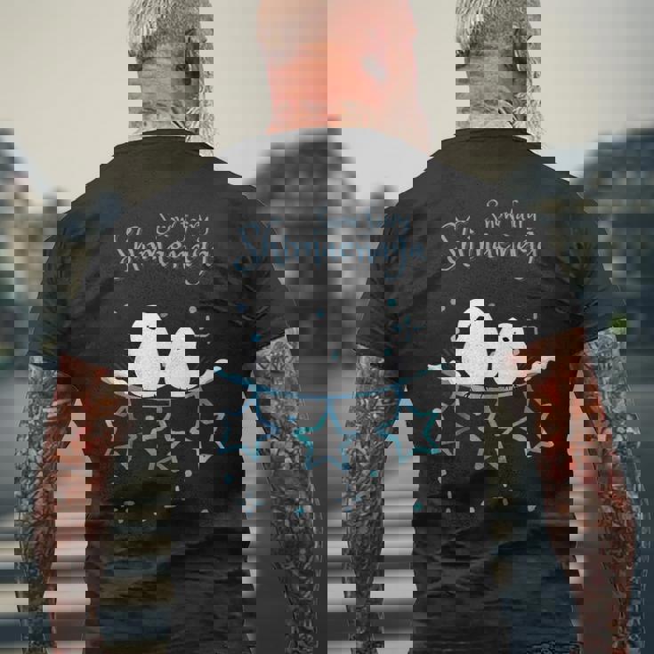 人気話題 シマエナガの親子 雪 雪の結晶 妖精 北海道 日本の野鳥 星 白い小鳥 星 メンズTシャツ バックプリント 高齢者への贈り物