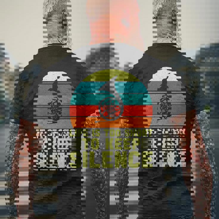 人生は短すぎて沈黙を保つにはフレンチホルン メンズTシャツ バックプリント 高齢者への贈り物