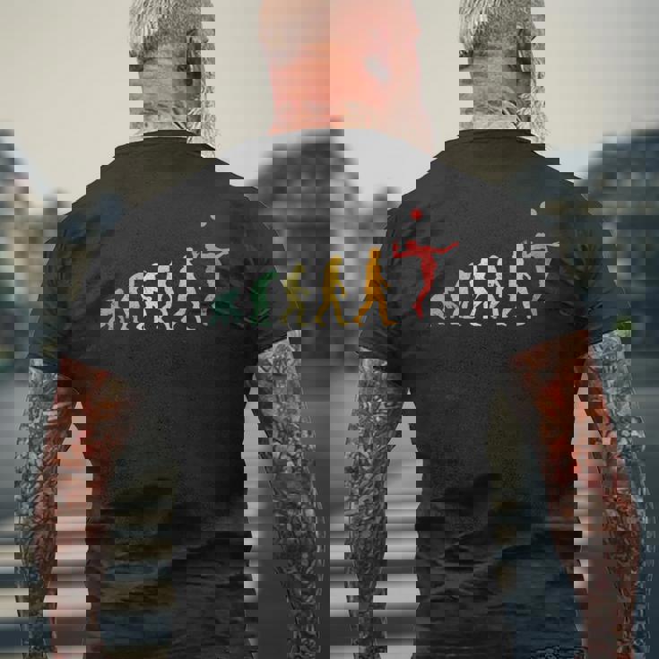 人類の進化 バレーボール バレーボール好き 趣味 おもしろ レトロ サーブ バレーボール部 ビーチバレー バレー好き メンズTシャツ バックプリント 高齢者への贈り物