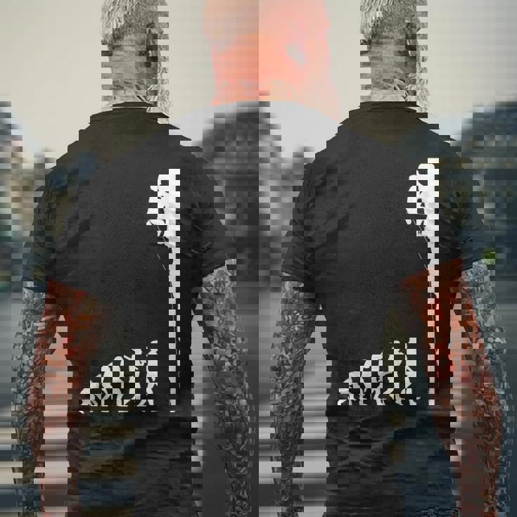 人類の進化 ロッククライミング エイドクライミング フリークライミング アルパインクライミング 登攀 登山 ボルダリング メンズTシャツ バックプリント 高齢者への贈り物