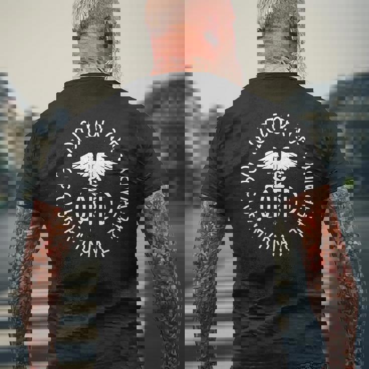 作業療法士 セラピスト Otd卒業 メンズTシャツ バックプリント 高齢者への贈り物