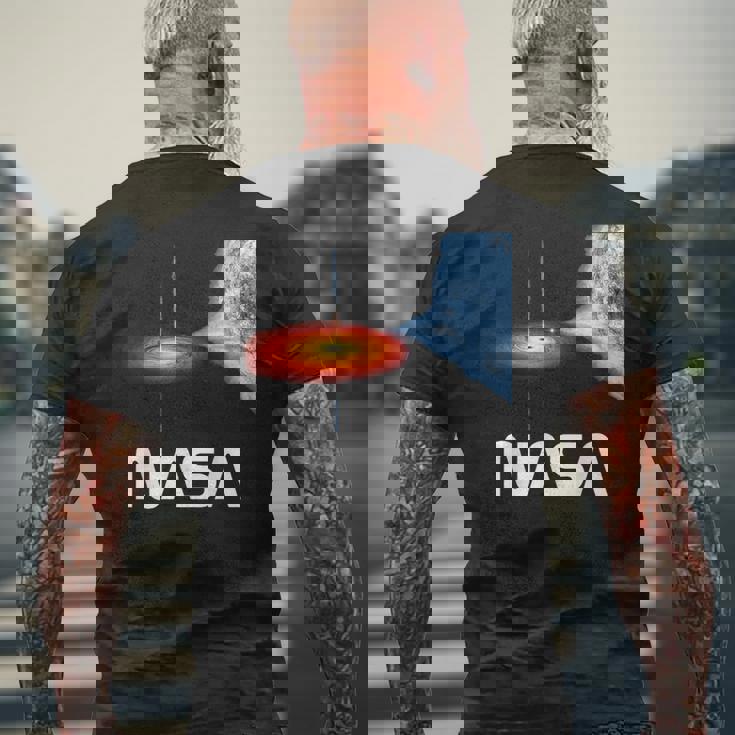 公式ライセンス。 Nasaシグナスブラックホールスペースギフト メンズTシャツ バックプリント 高齢者への贈り物