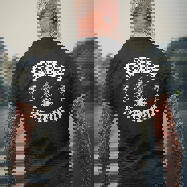 剣道チャンピオン メンズTシャツ バックプリント 高齢者への贈り物