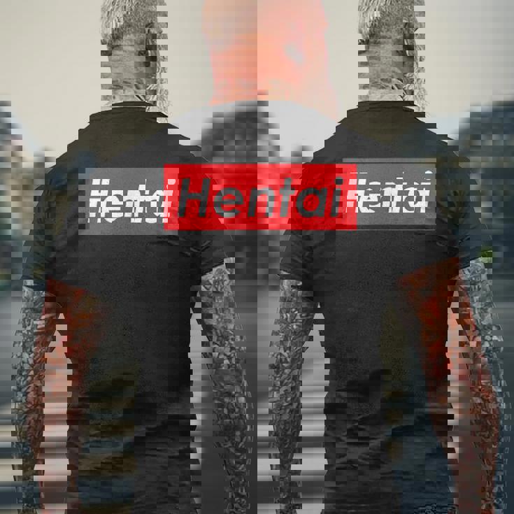 変態レッドボックスロゴ メンズTシャツ バックプリント 高齢者への贈り物