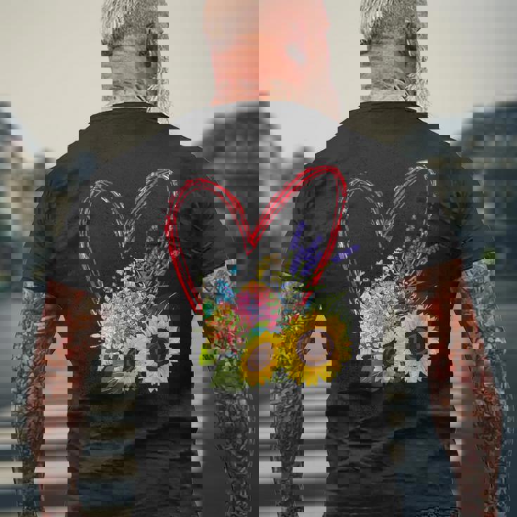 夏の花のデザイン、ひまわり、ラベンダー、アジサイ メンズTシャツ バックプリント 高齢者への贈り物