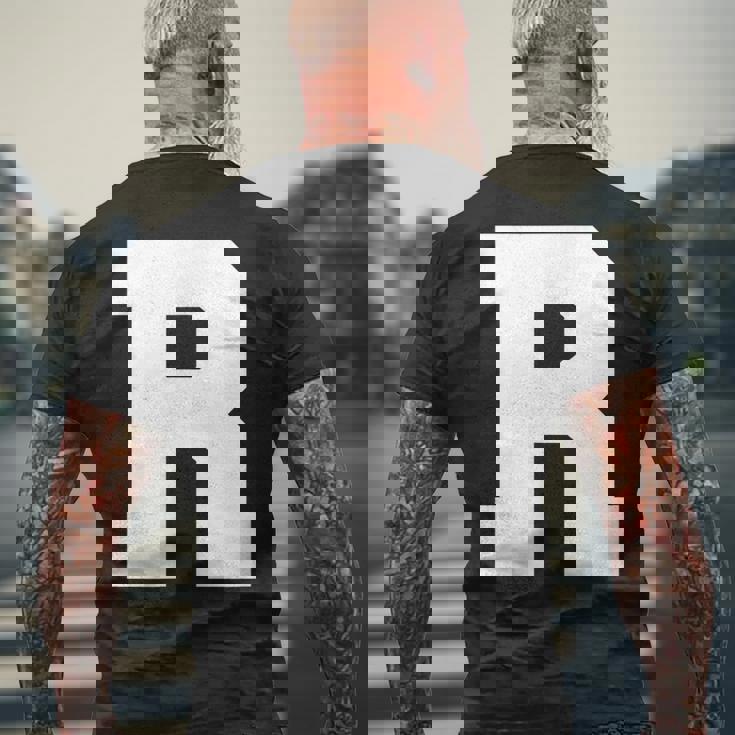 大文字 R アルファベット モノグラム イニシャル メンズTシャツ バックプリント 高齢者への贈り物