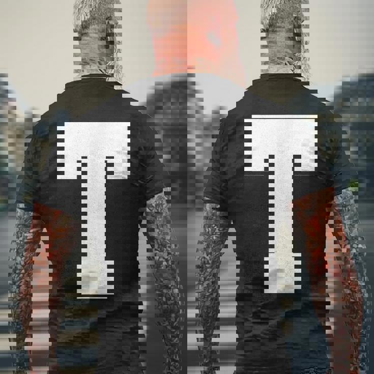 大文字tアルファベットモノグラムイニシャル メンズTシャツ バックプリント 高齢者への贈り物