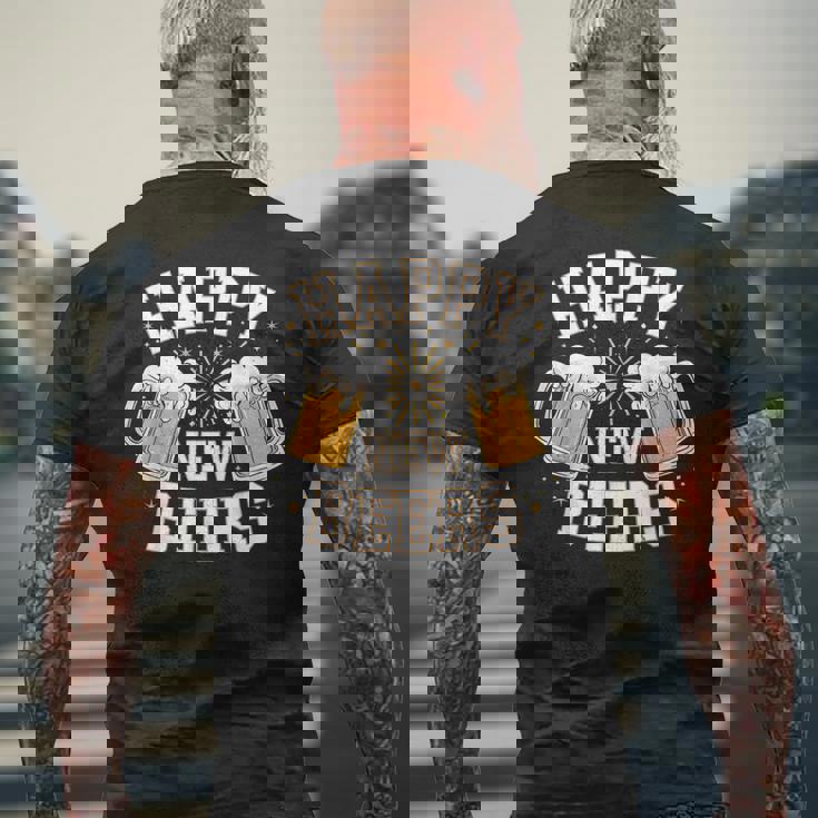 大晦日パーティー ハッピーニュービール おもしろビール愛好家ギフト メンズTシャツ バックプリント 高齢者への贈り物