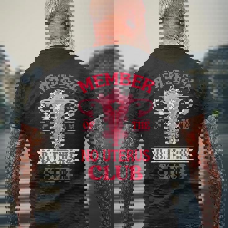 子宮摘出術の生存者 メンズTシャツ バックプリント 高齢者への贈り物