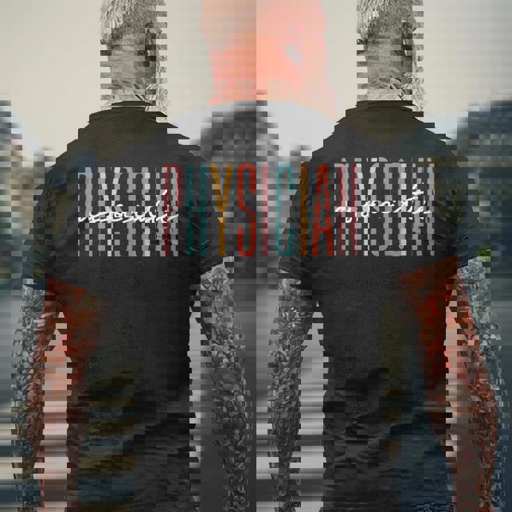 将来の医療サービス業界プロバイダー卒業 メンズTシャツ バックプリント 高齢者への贈り物