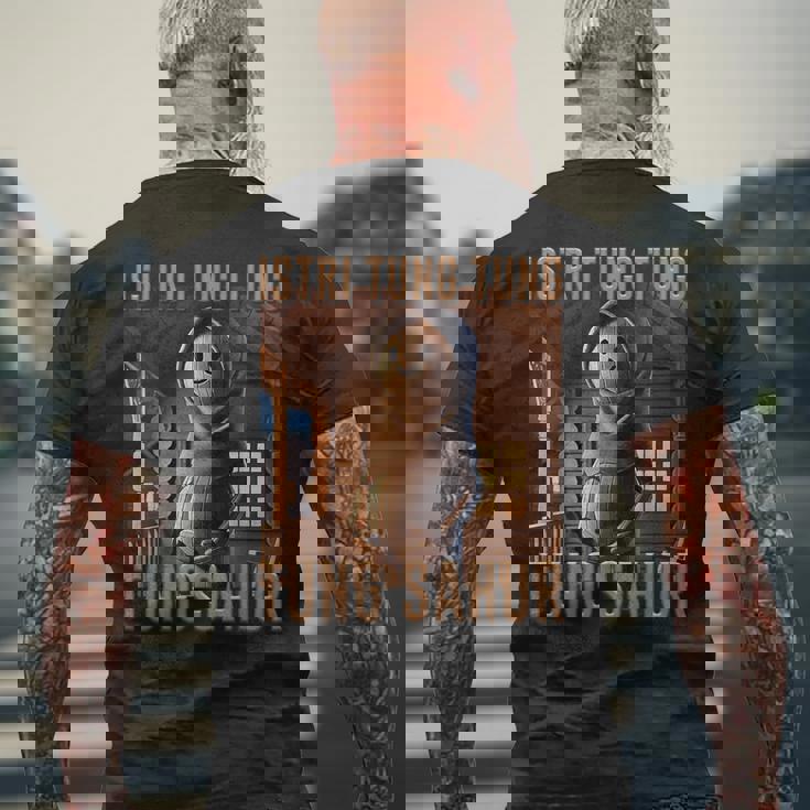 少年 インターネット ミーム 陽気な Ai モンスター イストリ・トゥング トゥン サフール メンズTシャツ バックプリント 高齢者への贈り物