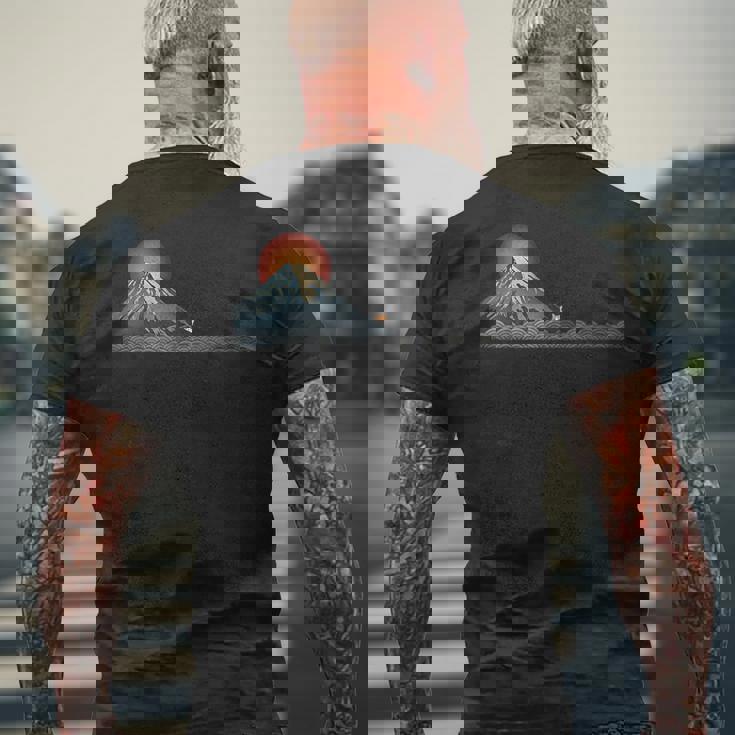 山 柴犬秋田犬かわいい犬と富士 メンズTシャツ バックプリント 高齢者への贈り物