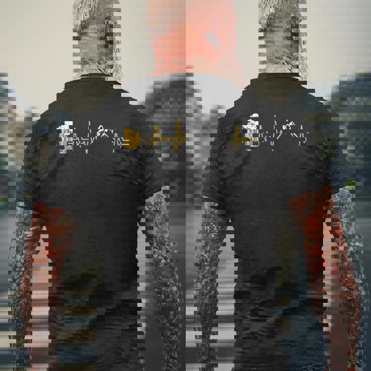 山とビール ハートビート 山小屋 ハイキング アルプス 登山 メンズTシャツ バックプリント 高齢者への贈り物