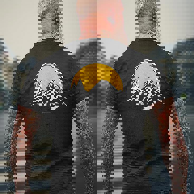 山の日 メンズTシャツ バックプリント 高齢者への贈り物