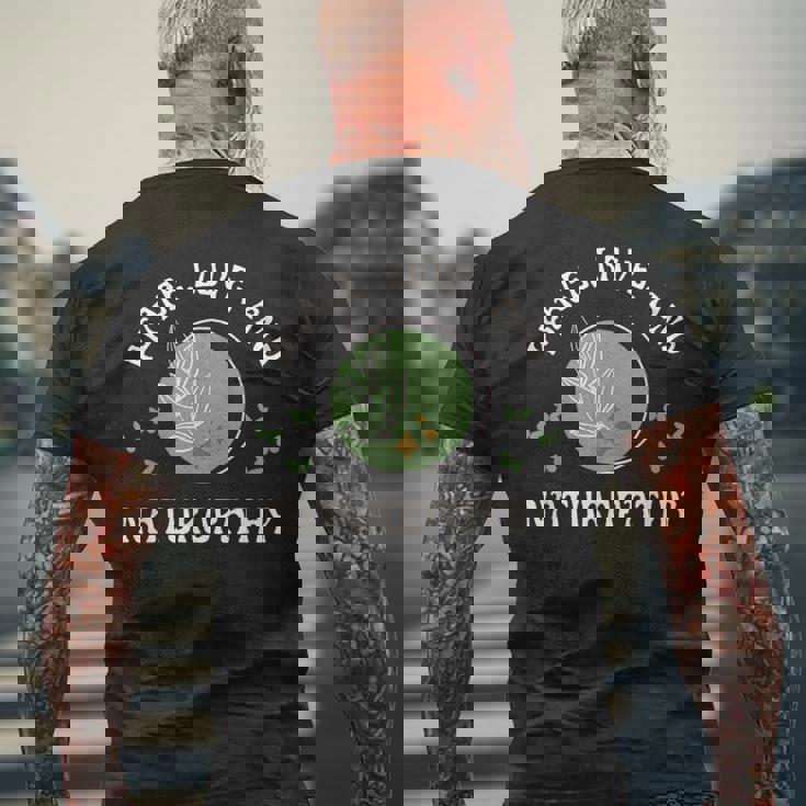 平和 愛と自然療法 ウェルネスとナチュラルヒーリング メンズTシャツ バックプリント 高齢者への贈り物