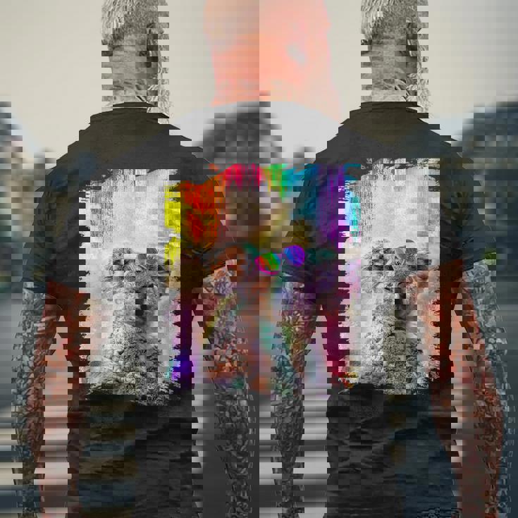 愛のハートのメガネをかけているレインボーコアラ メンズTシャツ バックプリント 高齢者への贈り物