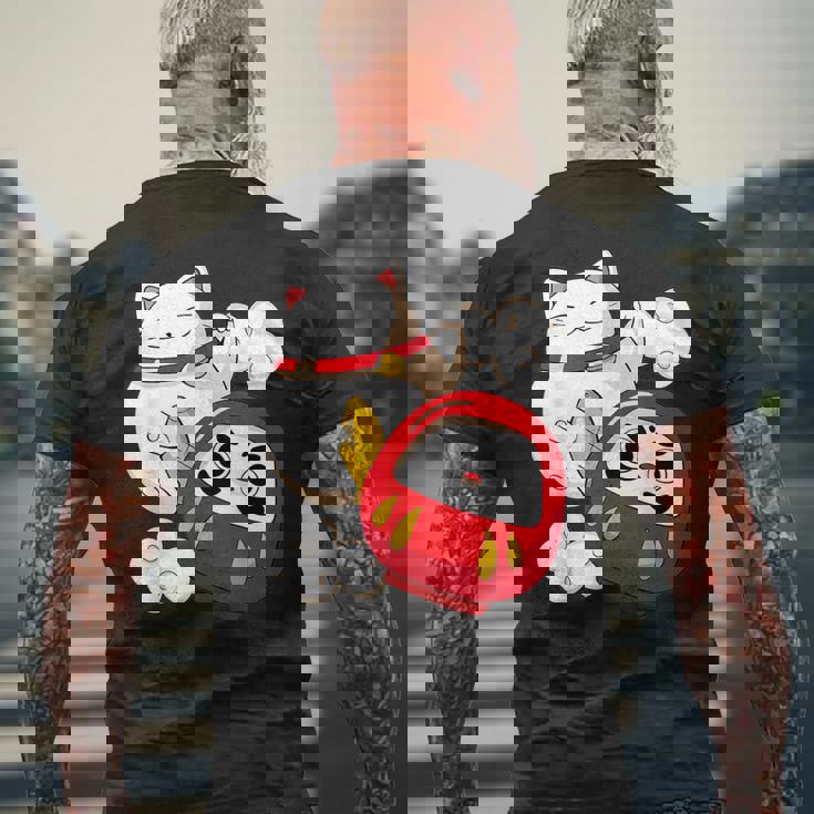 招き猫 招き猫だるま カワイイ メンズTシャツ バックプリント 高齢者への贈り物