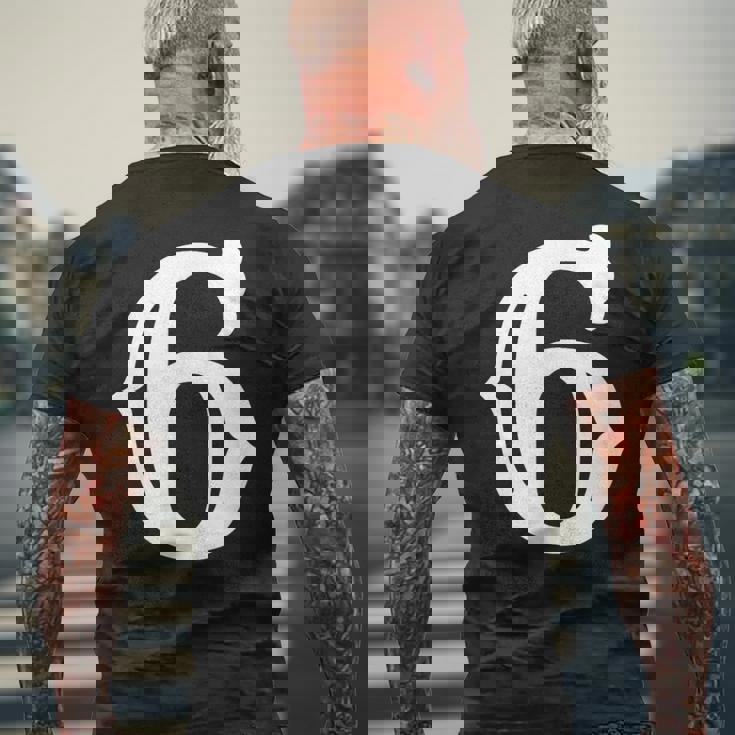 数字 6 インチ 白 大 太字 アメリカ 西部 スタイル フォント メンズTシャツ バックプリント 高齢者への贈り物