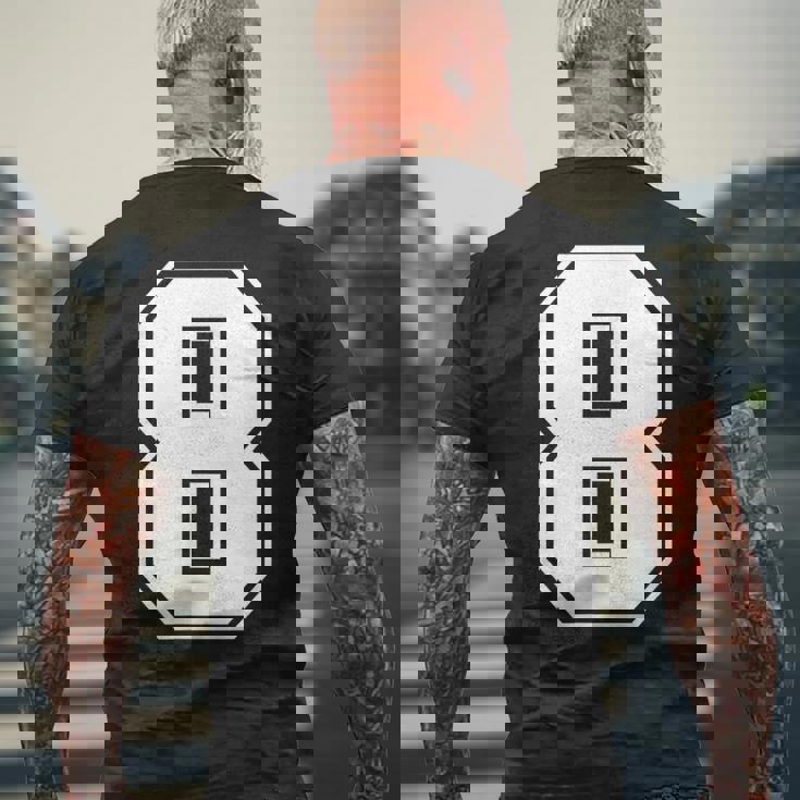 数字 8 スポーツジャージ ラッキーナンバー メンズTシャツ バックプリント 高齢者への贈り物