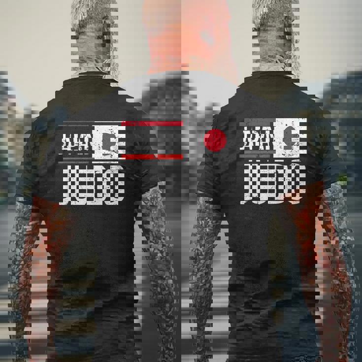 日本 柔道 旗 格闘技 スポーツ 競技 トレーニング メンズTシャツ バックプリント 高齢者への贈り物