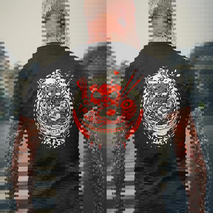 日本のラーメンは豚が大好き、ラーメンが大好き メンズTシャツ バックプリント 高齢者への贈り物