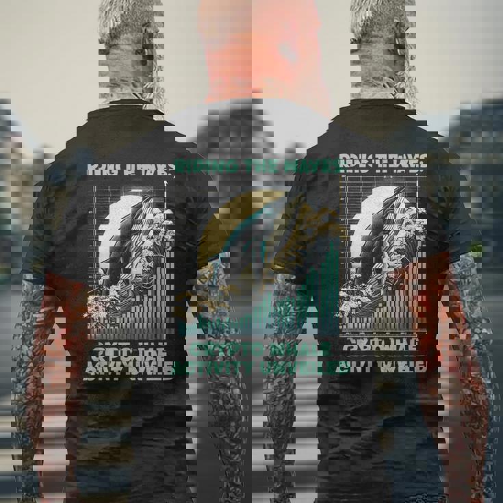 暗号通貨の波に乗るクジラの活動仮想通貨 メンズTシャツ バックプリント 高齢者への贈り物