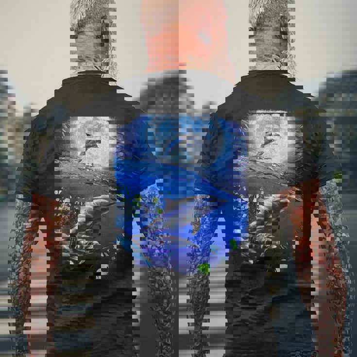 月 イルカ 宇宙 イルカ メンズTシャツ バックプリント 高齢者への贈り物