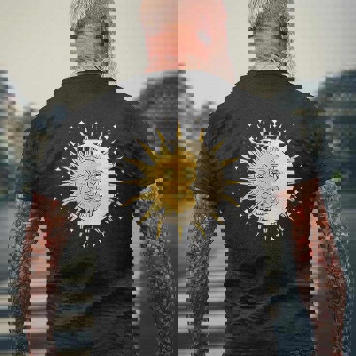 月 太陽 美的 神秘的 メンズTシャツ バックプリント 高齢者への贈り物