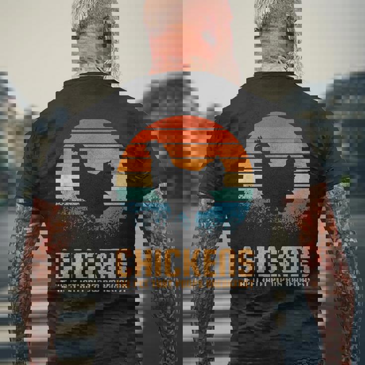 朝ごはんを食べるペット、ニワトリ メンズTシャツ バックプリント 高齢者への贈り物