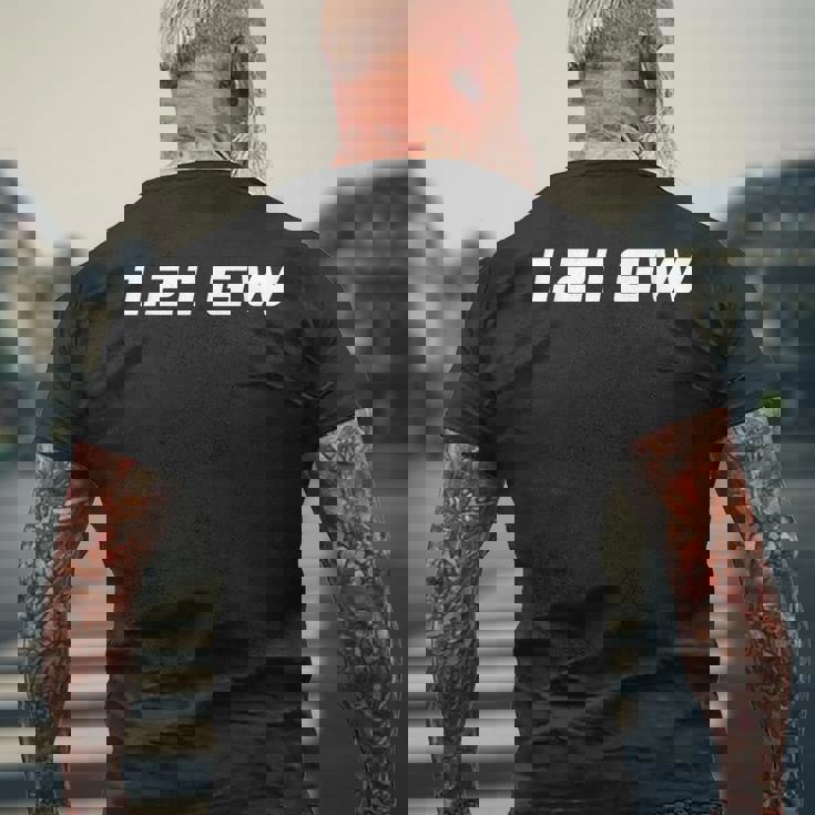 未来の電気自動車電気再生可能エネルギー 121Gw メンズTシャツ バックプリント 高齢者への贈り物