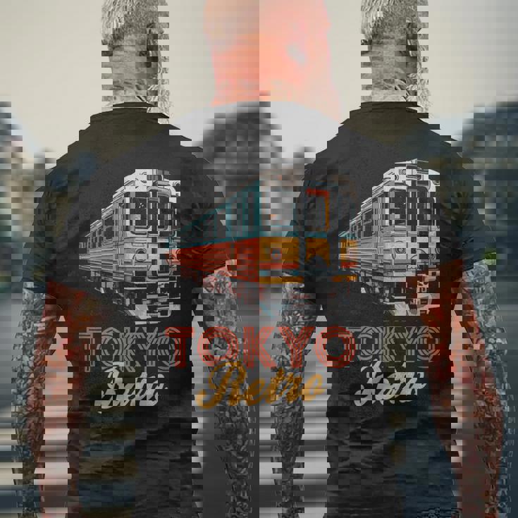 東京 レトロ 電車 日本 ヴィンテージ 列車 旅行 お土産 メンズTシャツ バックプリント 高齢者への贈り物