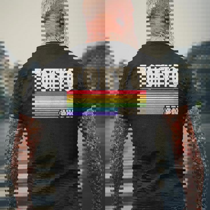 東京ジャパン レインボー ゲイプライド マーチ レトロ 70S 80S クィア メンズTシャツ バックプリント 高齢者への贈り物