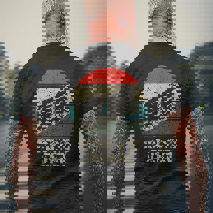 東京ジャパン 漢字 円形 レトロ サンセット メンズTシャツ バックプリント 高齢者への贈り物