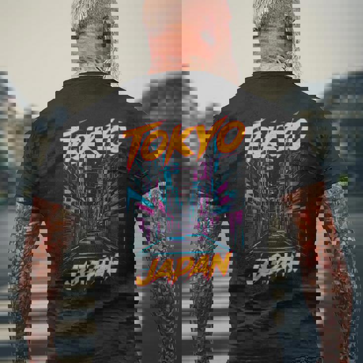 東京都 日本 アニメ スタイル 美的 芸術 アジアン 日本 メンズTシャツ バックプリント 高齢者への贈り物