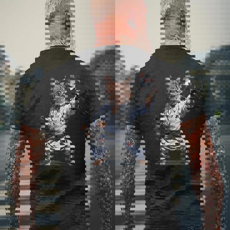 格闘技 猫 空手 黒帯 おもしろ戦闘機 メンズTシャツ バックプリント 高齢者への贈り物