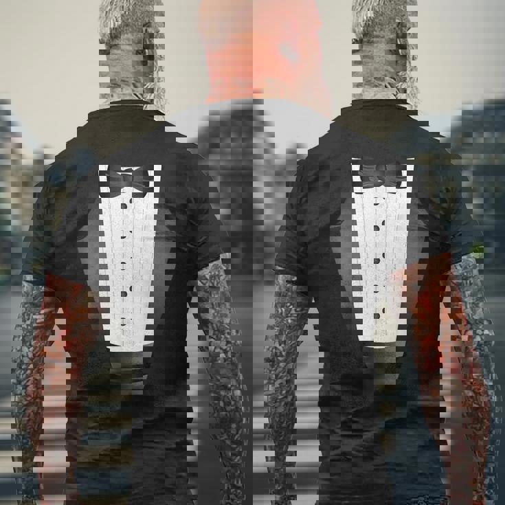 楽しいブラックタイ イベント チーム 新郎 フェイク タキシード メンズTシャツ バックプリント 高齢者への贈り物