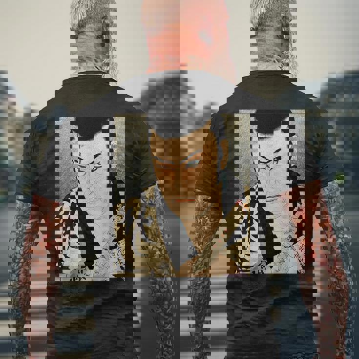 歌舞伎 演劇 俳優 サムライ 俊泉 日本のビンテージアート メンズTシャツ バックプリント 高齢者への贈り物