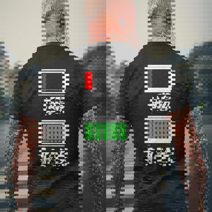 母 妊婦 面白いtシャツ 妻 電池切れ 妊婦さん メンズ おもしろ 面白い 服 オリジナル グッズ 文字tシャツ ネタ メンズTシャツ バックプリント 高齢者への贈り物